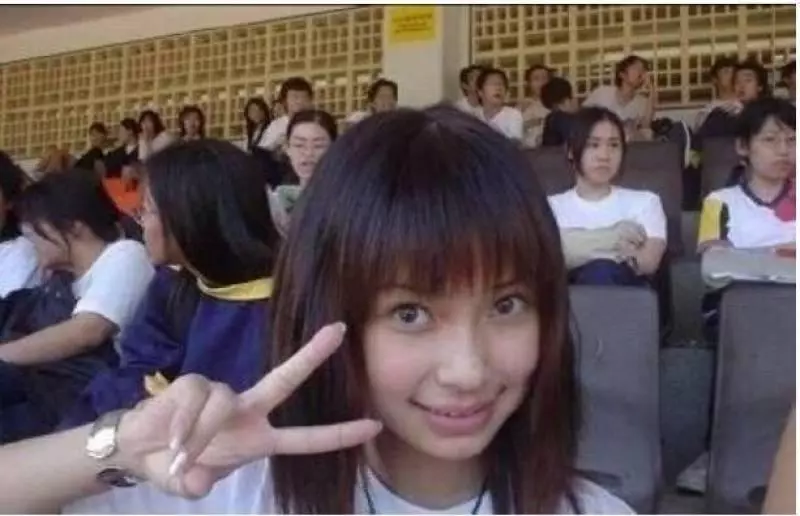 楊穎學生照被曝,到底是不是原裝一看便知,網友:心裡有數了