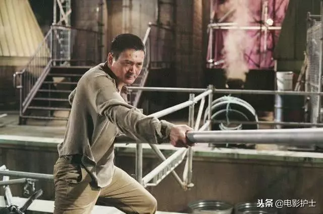 搶了李連傑的戲來演,奈何票房僅3.1億,片方怒虧3億,周潤發尷尬了,好萊塢巨星跌落神壇了!
