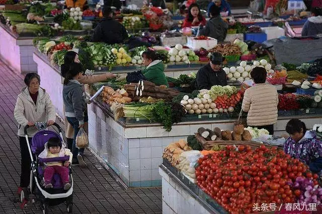賣菜大媽少找10元錢,我和她吵了一架,三天後大媽卻還我大驚喜