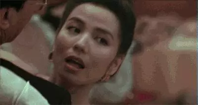 57歲「鍾楚紅」紅素顏生活照,皺紋滿臉,拒絕整容,喜歡自然優雅的老去!老公去世後不再嫁