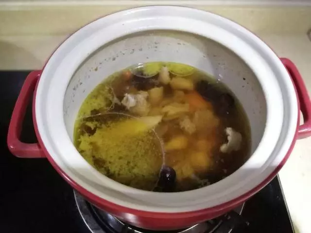 經常頭痛氣血差的,燉這一鍋湯 益氣養身 女人多喝氣色好