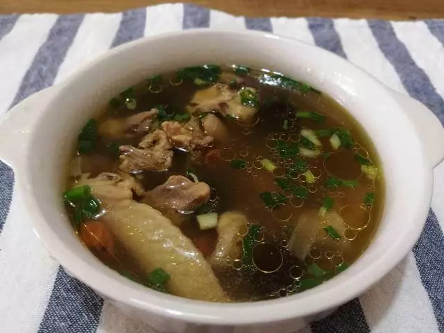 經常頭痛氣血差的,燉這一鍋湯 益氣養身 女人多喝氣色好