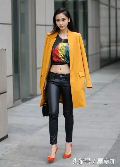 女神們穿上「緊身皮褲」真是慘絕人寰特別是「Angelababy」讓網友驚呼:死都不能給黃曉明看到
