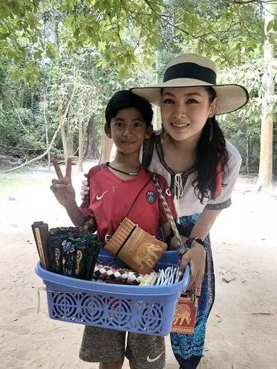 柬埔寨神童多種語言視頻,是大馬女子旅遊當地時拍攝 !