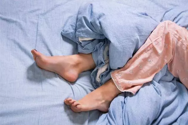 腎不好的人,睡覺時會有4種表現,若佔1個以上,提醒你要養腎了!