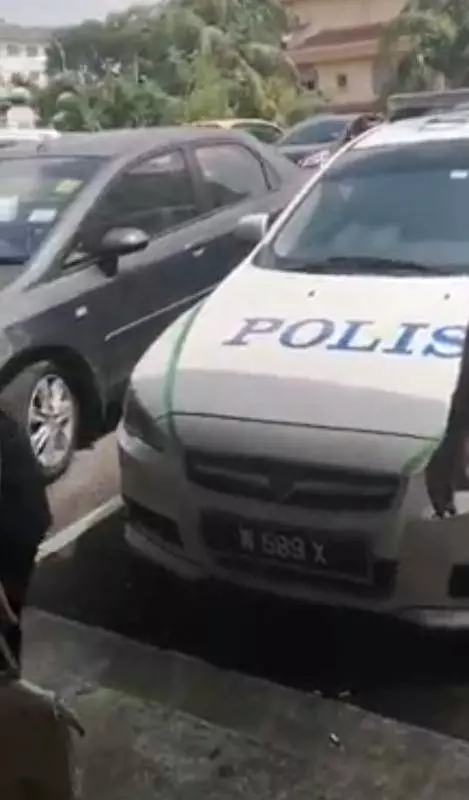 【沒人性的父母】女兒急性盲腸炎走不動 無賴媽媽竟然說自己女兒在演戲,還一巴打自己女兒《內有視頻》