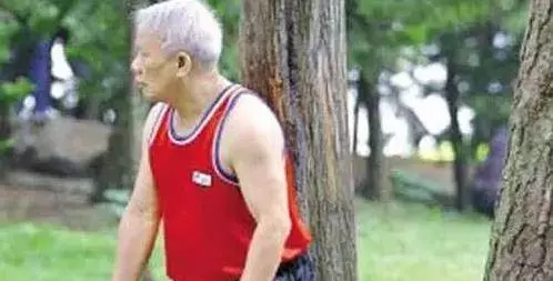 一個動作,每天100下,打通全身血脈,排毒強腎,白髮變黑,血壓穩定了,睡眠也好了,簡單易學!