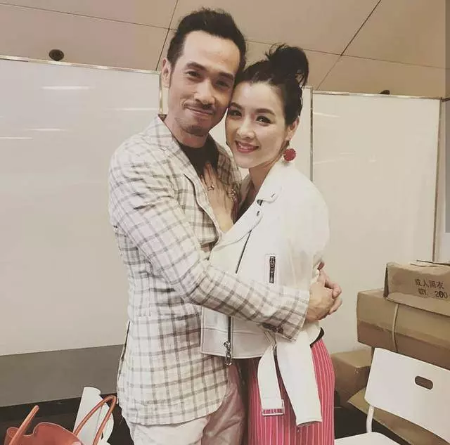 陳豪和陳茵微為五歲大兒子慶生,兄妹三人都長得好俊俏