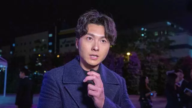 再傳婚變!TVB視帝被指婚姻亮紅燈,太太死心堅決離婚,原來傳緋聞的是她!