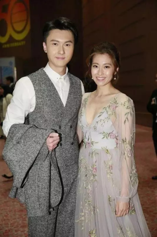 再傳婚變!TVB視帝被指婚姻亮紅燈,太太死心堅決離婚,原來傳緋聞的是她!