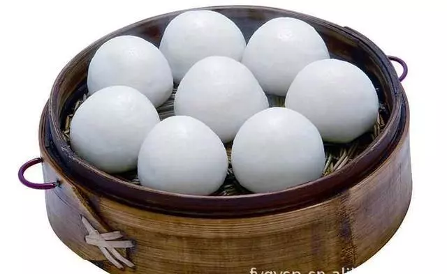 每天在這2個「時間點」排便的人,若沒有3種表現,恭喜你,說明你的腸道很健康