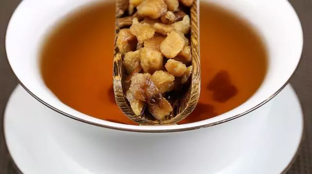 每天在這2個「時間點」排便的人,若沒有3種表現,恭喜你,說明你的腸道很健康