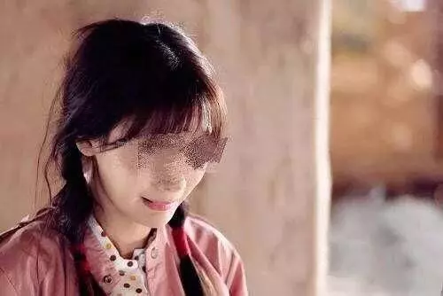 單身漢誤入女人村,白得七個媳婦,十年後回到家,才知害死整村人