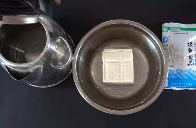 豆腐隔一天就變酸?這個方法放5天都新鮮