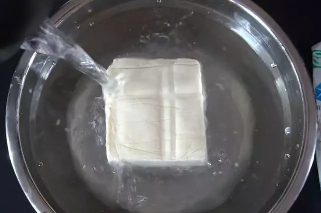豆腐隔一天就變酸?這個方法放5天都新鮮