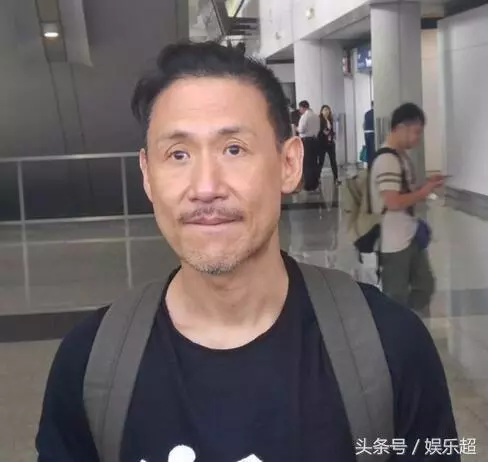 張學友全家照,與哥哥勢如水火,大女兒像舒淇,小女兒最漂亮~