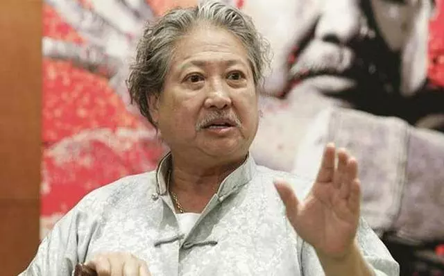 洪金寶35歲女兒近況,與爸爸太像,至今沒有嫁人被他保護著