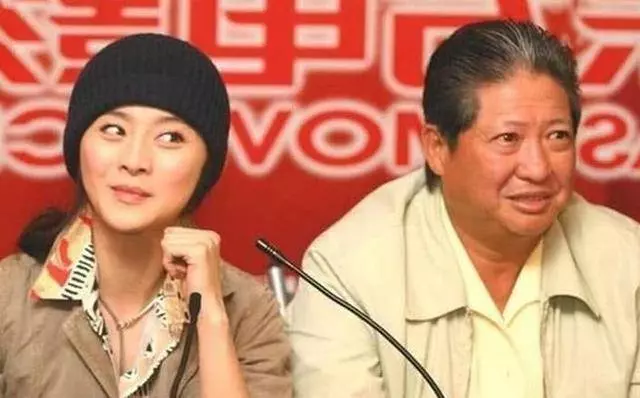洪金寶35歲女兒近況,與爸爸太像,至今沒有嫁人被他保護著
