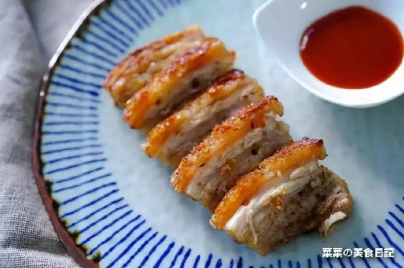 外皮酥脆(做脆皮豬肉)分享2個做脆皮豬肉的秘方,脆皮五花肉!