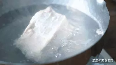 外皮酥脆(做脆皮豬肉)分享2個做脆皮豬肉的秘方,脆皮五花肉!
