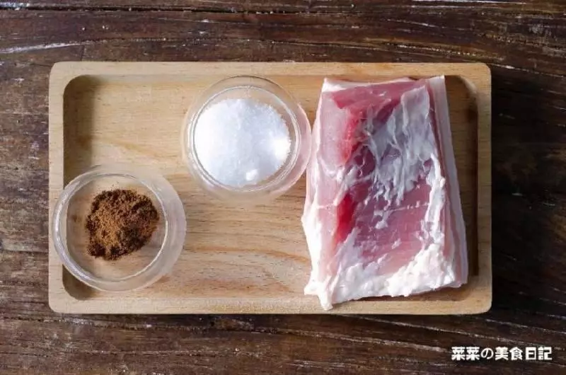 外皮酥脆(做脆皮豬肉)分享2個做脆皮豬肉的秘方,脆皮五花肉!