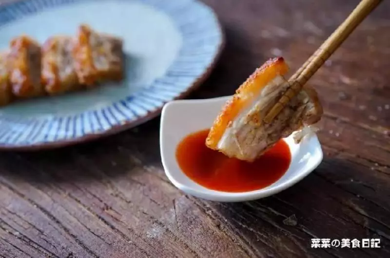 外皮酥脆(做脆皮豬肉)分享2個做脆皮豬肉的秘方,脆皮五花肉!
