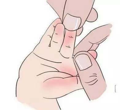 每天按腳5分鐘,血壓降了、腰不酸了、腿也不疼了