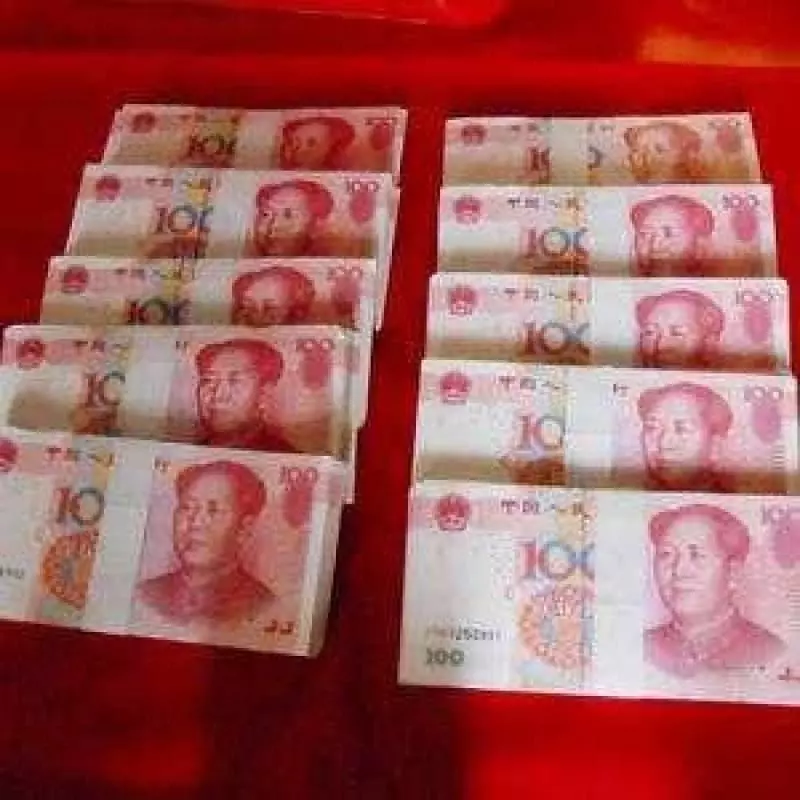 母親生病賴我家,公公拿20萬給母親,第2天我就和丈夫離了婚