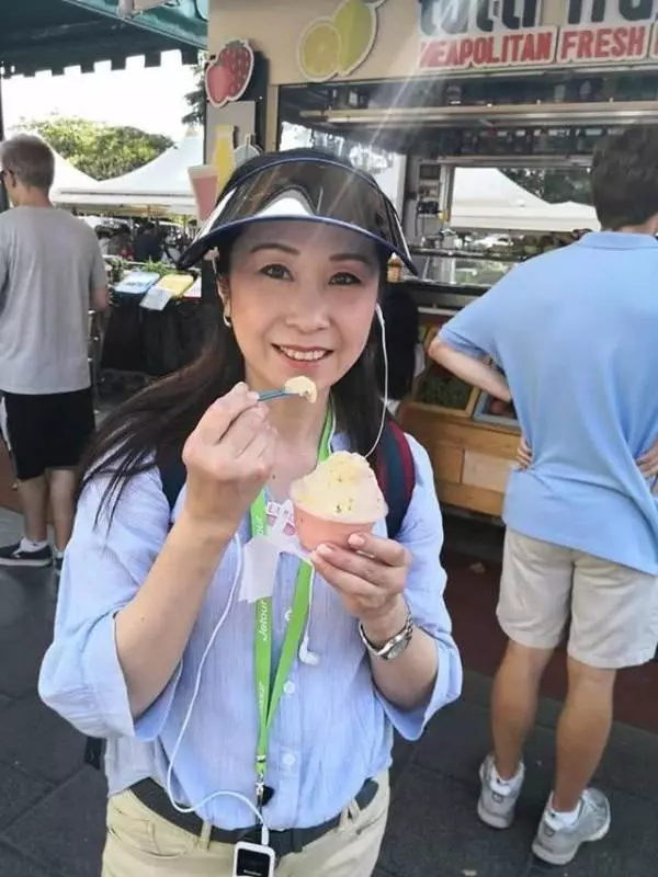 TVB老戲骨現身歐洲與妻度蜜月,沒想到他如今居然瘦成這樣,整個人剩下皮包骨,差點認不出來了~
