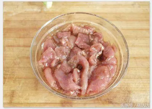 我做的小酥肉,外酥裡嫩,簡單好學,半斤肉能炸三大鍋!!