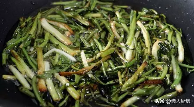 教你做一碗蔥油麵,吃起來勁道爽滑,好吃的關鍵在於蔥油汁