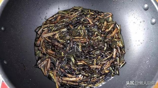 教你做一碗蔥油麵,吃起來勁道爽滑,好吃的關鍵在於蔥油汁