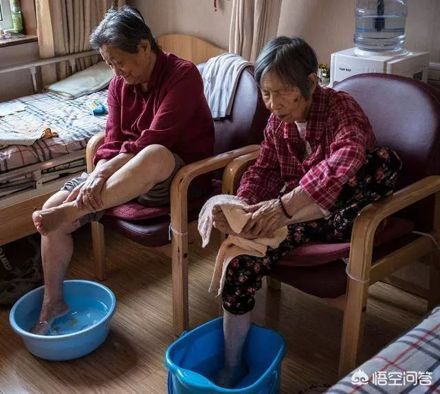 天天用熱水泡腳,是真的養生還是等於慢性自殺呢?