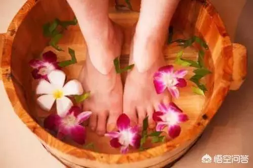 天天用熱水泡腳,是真的養生還是等於慢性自殺呢?