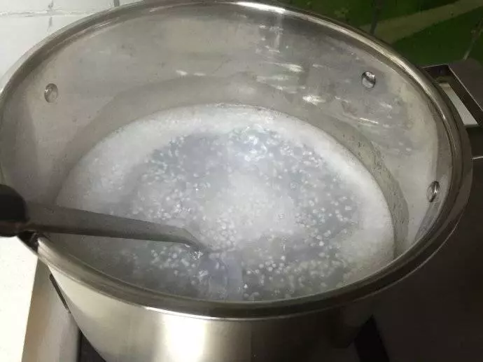 紫薯西米露自己動手做,甜甜糯糯,爽滑可口,孩子最愛吃!