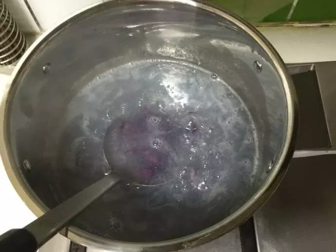 紫薯西米露自己動手做,甜甜糯糯,爽滑可口,孩子最愛吃!