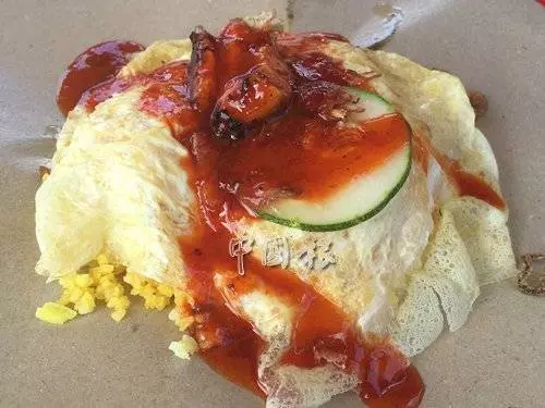 大馬單親媽媽帶3孩子,街頭擺攤賣1令吉雞飯,顧客排長隊,日售4000包 2018-12-03