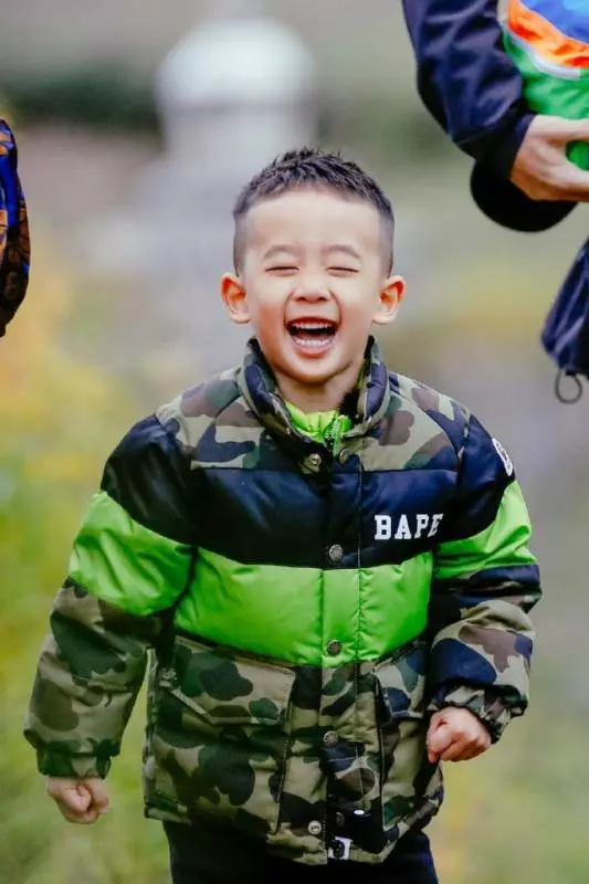 陳小春的兒子很會思考,小小年紀卻經常提各種問題考驗應采兒!