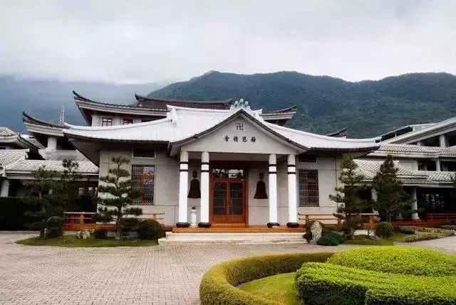 她小學文化、81歲仍沒出過台灣,卻心繫天下蒼生,建慈善帝國,幫助了60多個國家的窮人!