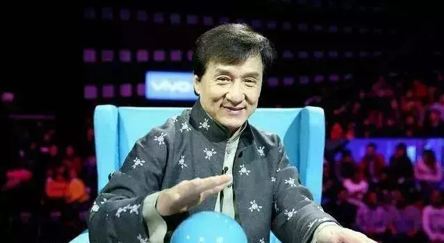 小龍女吳卓林宣布與31歲網紅女友結婚,成龍5個字直接回應女兒