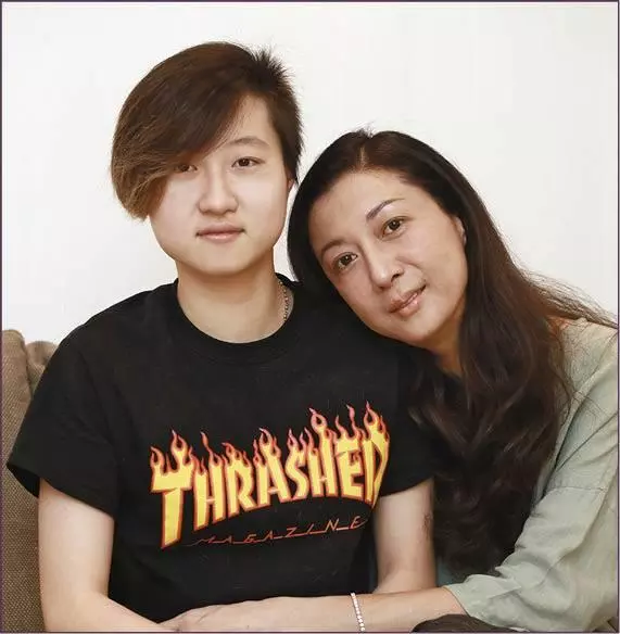小龍女吳卓林宣布與31歲網紅女友結婚,成龍5個字直接回應女兒
