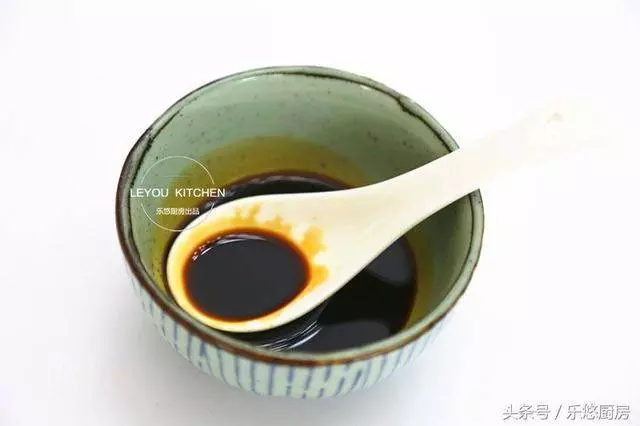 一個電飯鍋搞定一餐,有菜有肉有飯,越嚼越好吃,最討懶人喜歡 !