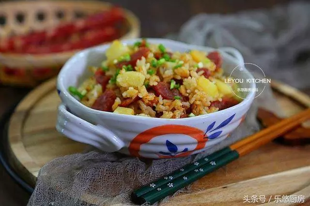 一個電飯鍋搞定一餐,有菜有肉有飯,越嚼越好吃,最討懶人喜歡 !