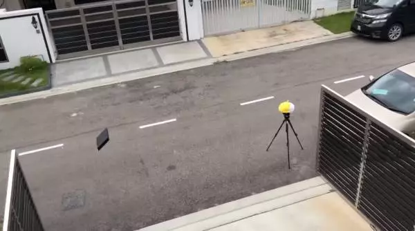 不要讓女友不開心!上一秒開心打電動,下一秒直接跪地痛哭!男友吶喊:我再也不敢了QQ