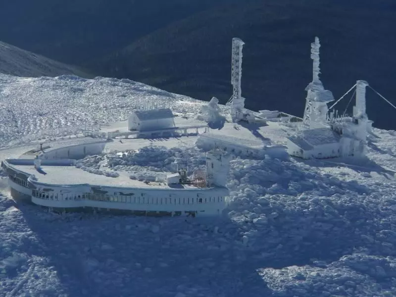11個地球上「最接近地獄」的恐怖旅遊秘境 一碰到湖水就會馬上被石化!