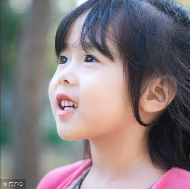 後媽見了我就板臉,可我被棄抱女兒回娘家,她卻罵走了占房的弟弟