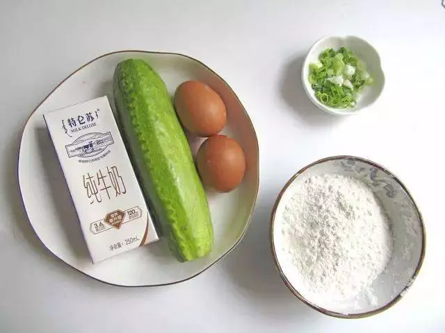 西葫蘆牛奶蛋餅,10分鐘就能搞定!