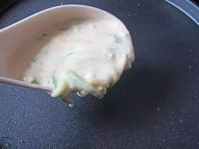 西葫蘆牛奶蛋餅,10分鐘就能搞定!