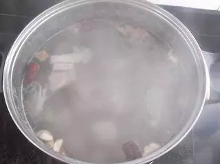 「海帶排骨湯」對心臟病、糖尿病、高血壓有很好的防治功效!