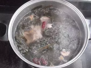 「海帶排骨湯」對心臟病、糖尿病、高血壓有很好的防治功效!